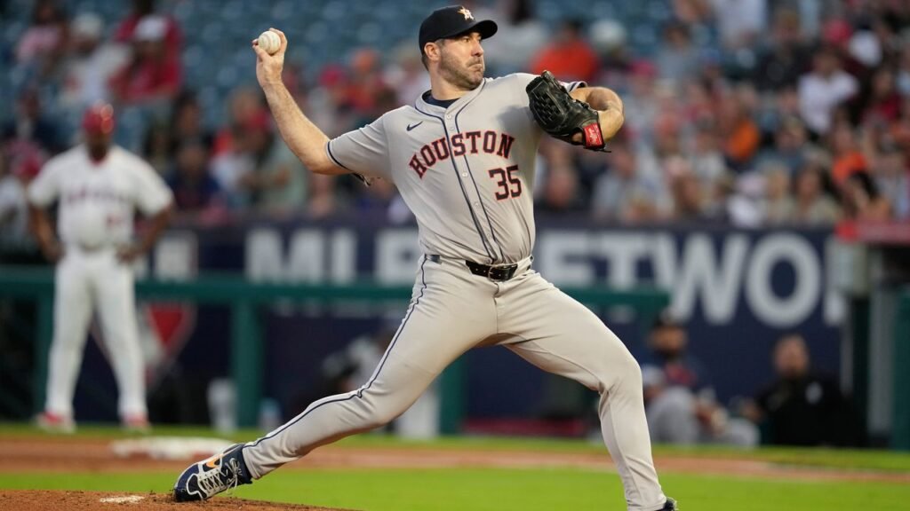 Houston Astros starting pitcher Justin Verlander throws during the first inning of a baseball game against the Los Angeles Angels in Anaheim, Calif., Saturday, Sept. 14, 2024. (AP Photo/Ashley Landis)